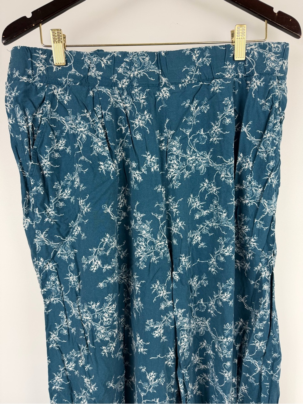 torrid Teal Floral Wide Leg Pants - Picture 2 of 6